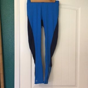 Women’s Athleta running leggings size sm